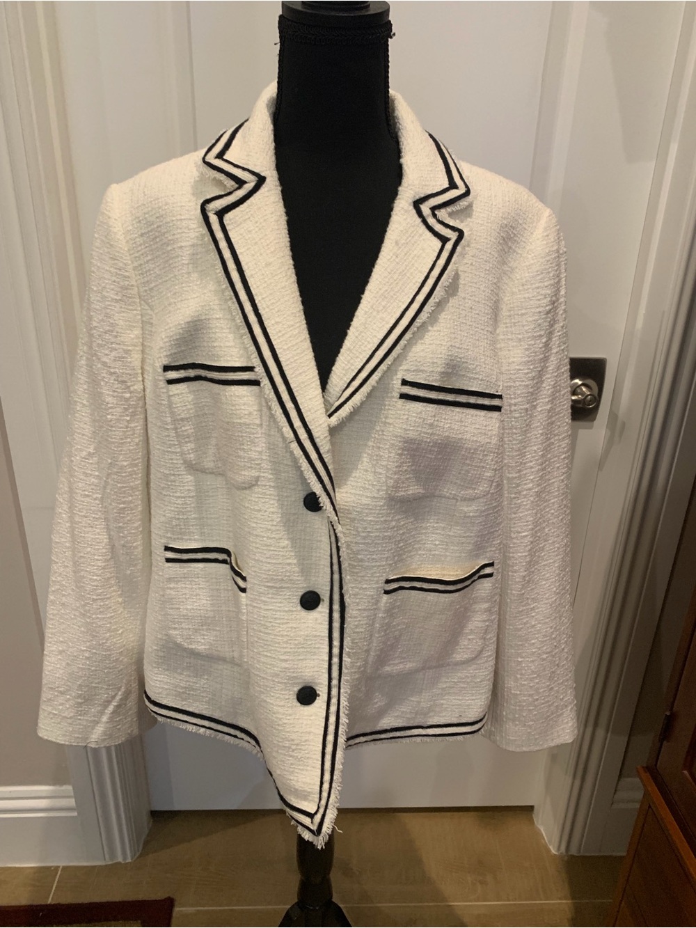 NWT! Talbots Cream Tweed Blazer with Black Trim - Picture 4 of 12
